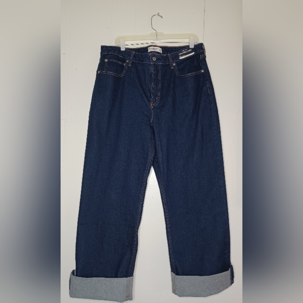 Abercrombie & Fitch Women's Dark Blue Relaxed Jeans